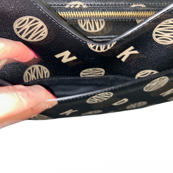 BLACK DKNY & TAUPE LOGO MEDIUM TOTE HANDBAG REMOVABLE SHOULDER STRAP NWT $400 - Picture 8 of 16